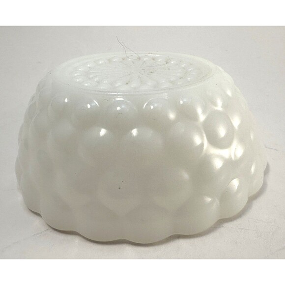 Anchor Hocking Fire King Milk Glass Bubble Fruit Dessert Bowl - Picture 4 of 5